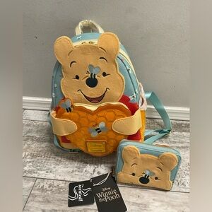 NWT Loungefly Winnie the Pooh Honey Scented Heart Love Backpack and wallet sets
